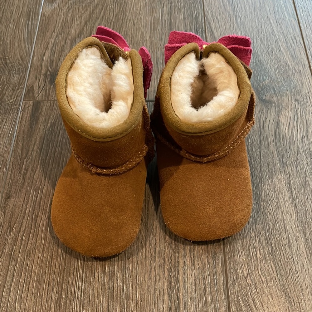 Ugg boots. Baby. Size 0-1.